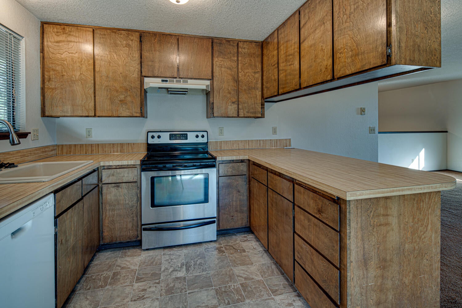 19610 Apache Road Bend, OR 97702 - Photo 9 of 27 19610-066
