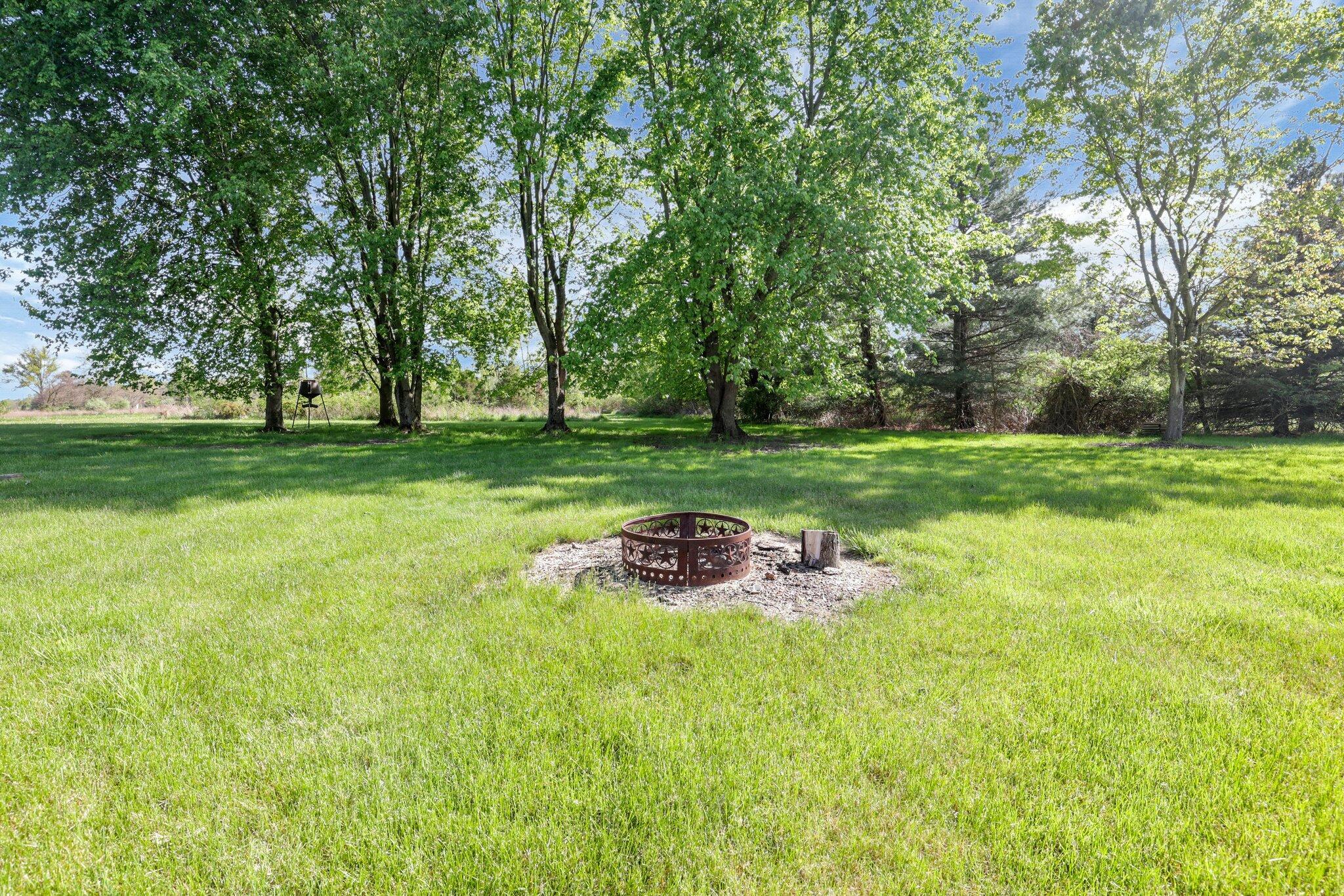 5615 Stemen Road Pickerington, OH 43147 - Photo 44 of 53 Fire Pit