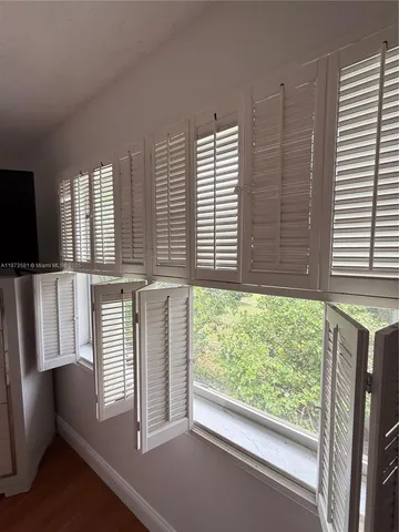 a view of entryway with a window