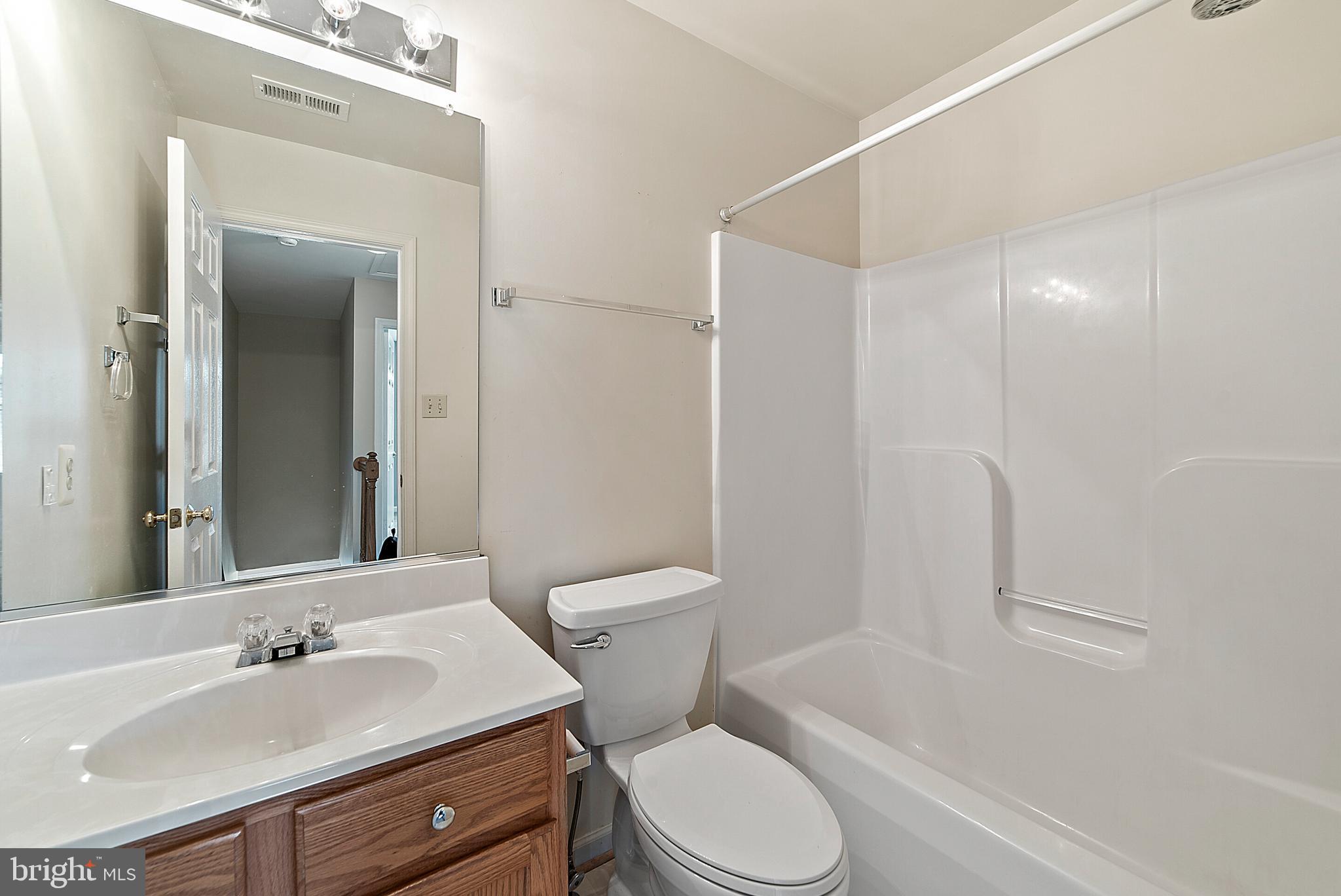 613 Clubhouse Way Culpeper, VA 22701 - Photo 11 of 20 Hall bath