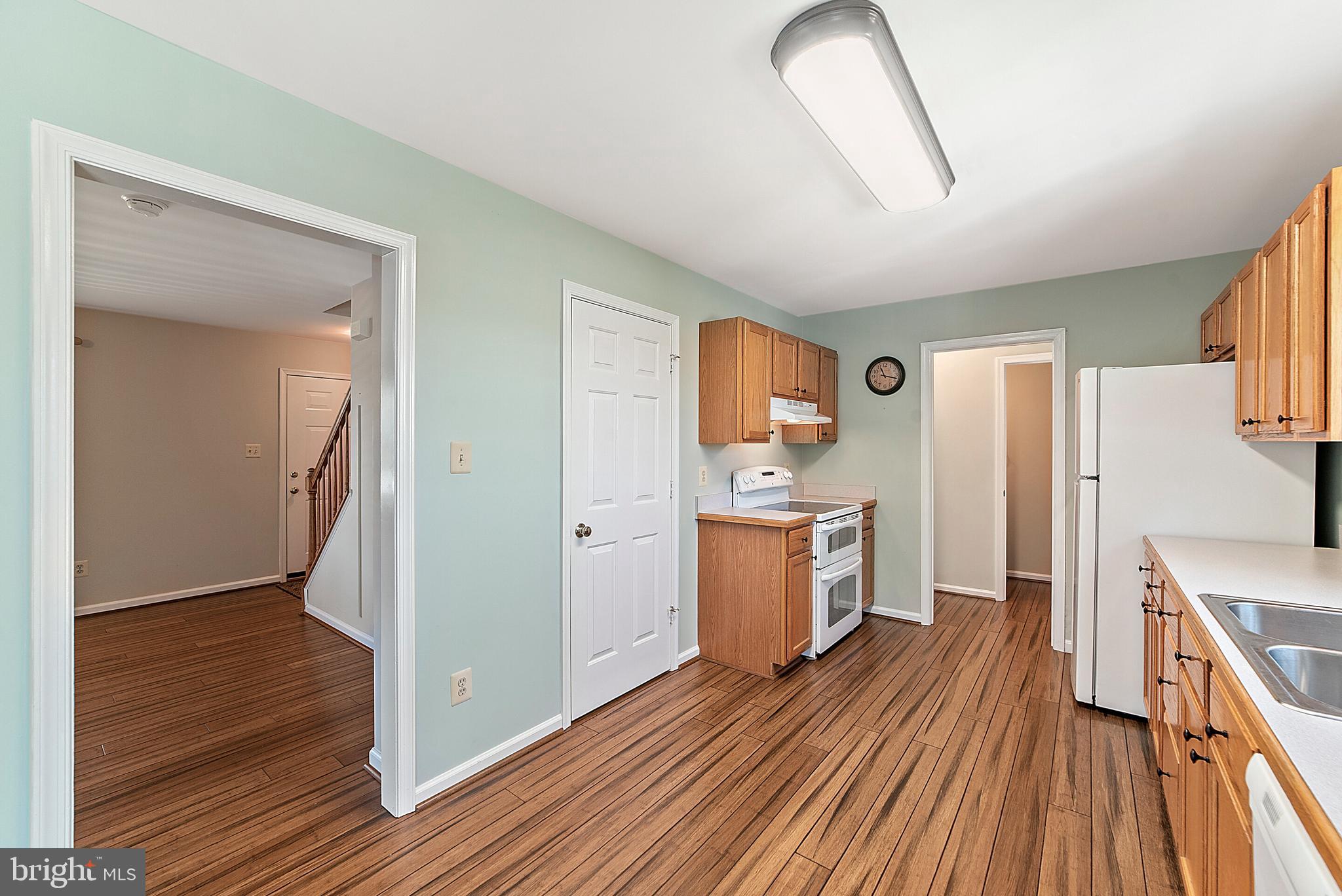613 Clubhouse Way Culpeper, VA 22701 - Photo 4 of 20 Kitchen w/ new refrigerator w/ice maker