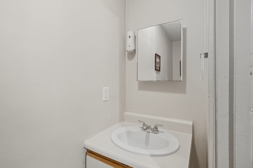 705-707 Union Street Springfield, MA 01109 - Photo 20 of 29 Gallery Image 20