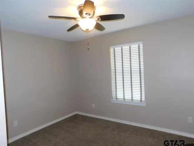 $1,875 | 15674 Farm To Market Road 849, Lindale, TX 75706