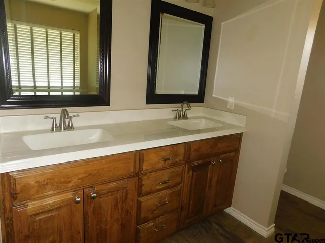 $1,875 | 15674 Farm To Market Road 849, Lindale, TX 75706