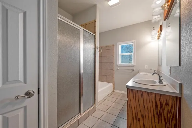 $2,000,000 | 4489 East Farm To Market 120, Denison, TX 75021