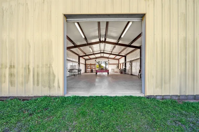 $2,000,000 | 4489 East Farm To Market 120, Denison, TX 75021