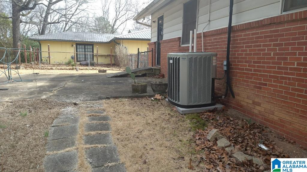 412 Burgundy Road Birmingham, AL 35215 - Photo 5 of 29