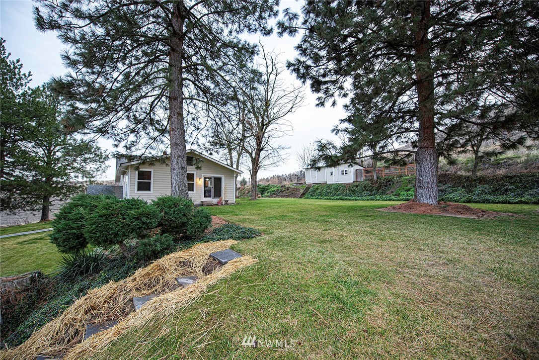 14339 Harvey Shaw Road Prescott, WA 99348 - Photo 4 of 34