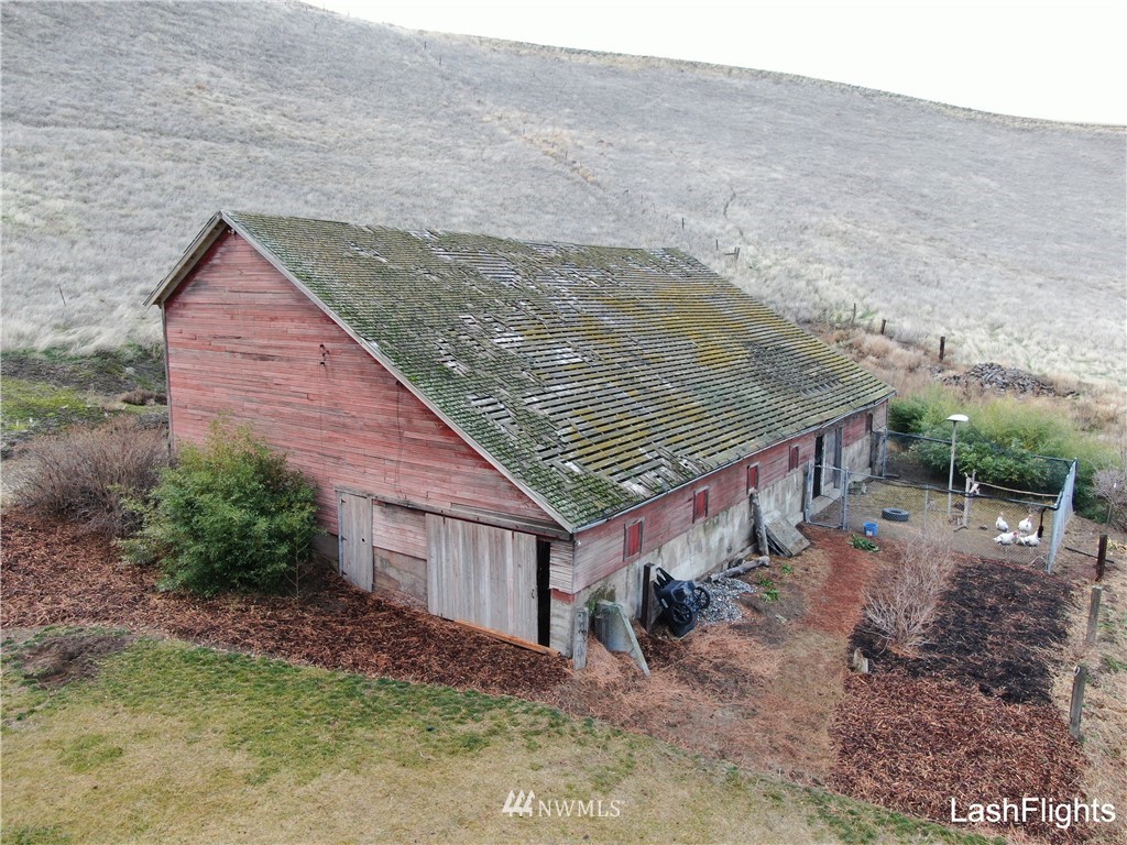 14339 Harvey Shaw Road Prescott, WA 99348 - Photo 8 of 34