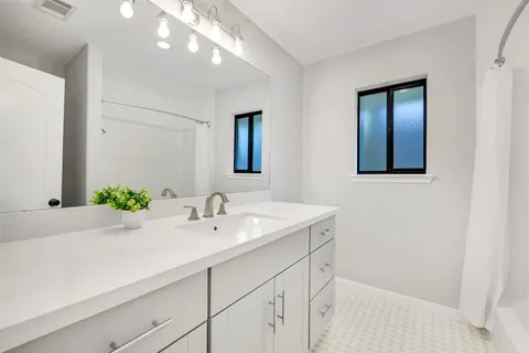 $665,000 | 10726 Riverview Drive, Houston, TX 77042