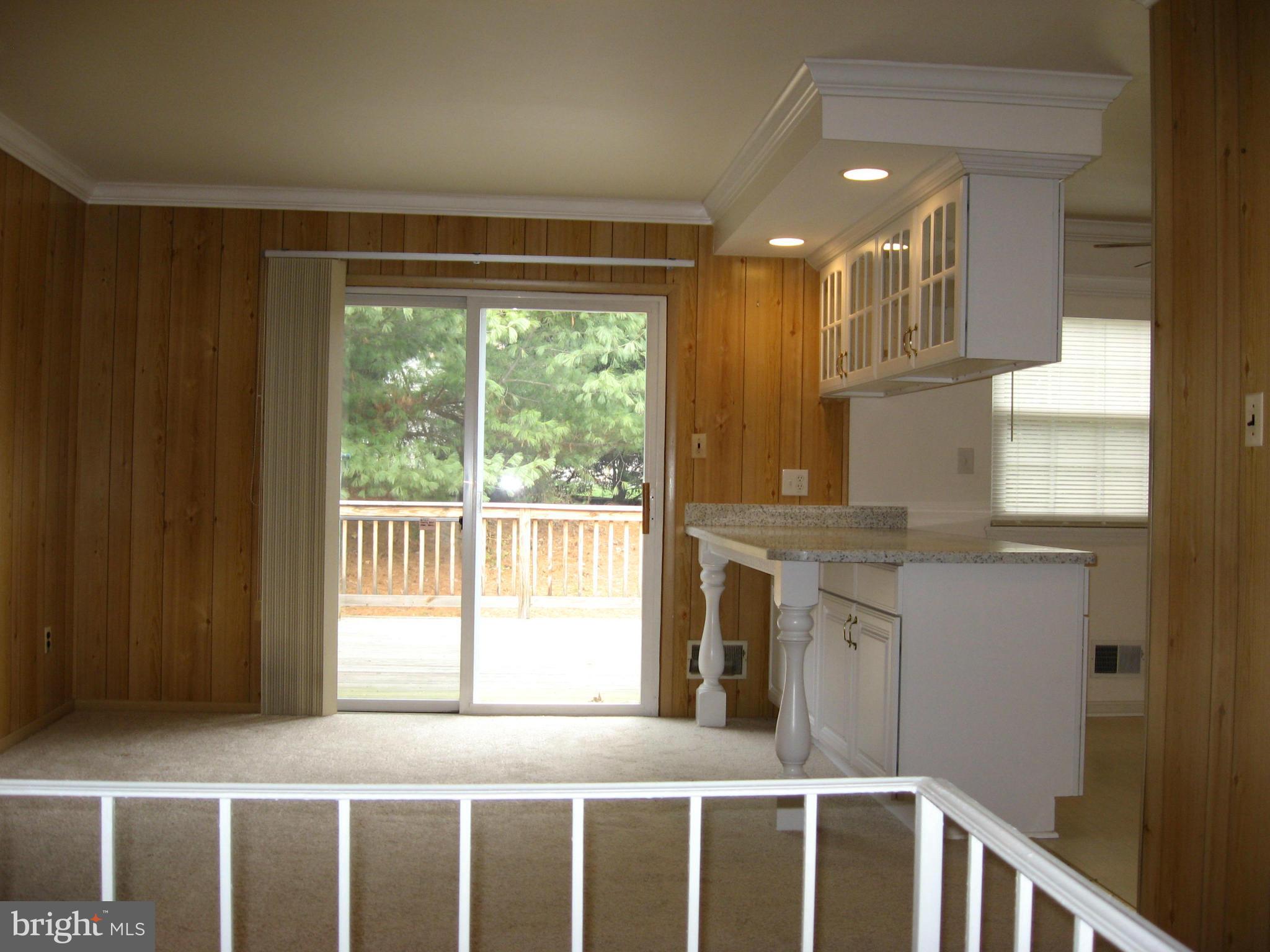 9841 Moyer Road Damascus, MD 20872 - Photo 13 of 30 Family Room