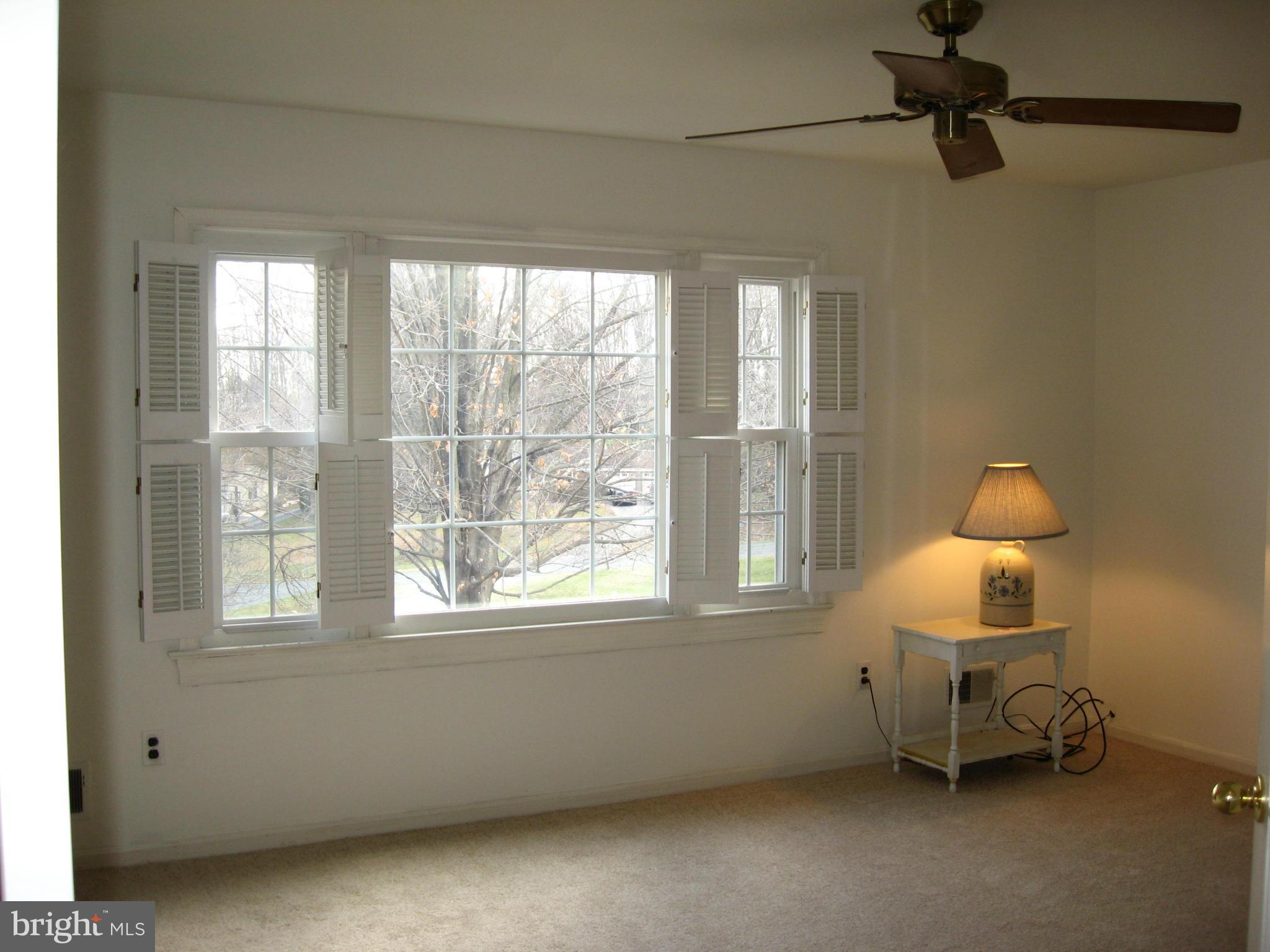 9841 Moyer Road Damascus, MD 20872 - Photo 17 of 30 Bedroom (Master)