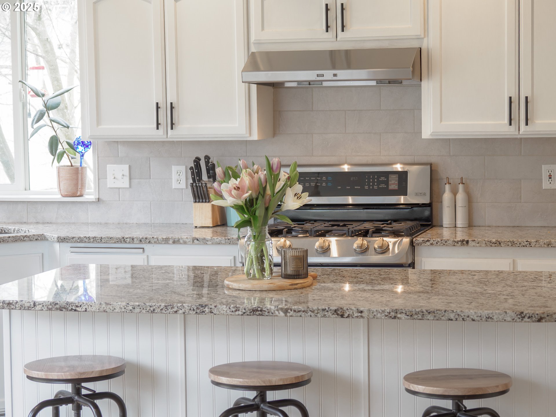 986 Southwest Tomahawk Place Dundee, OR 97115 - Photo 11 of 46