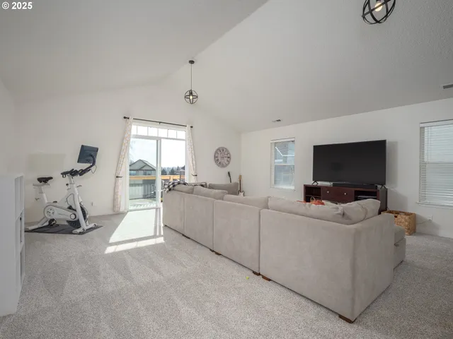 $590,000 | 986 Southwest Tomahawk Place, Dundee, OR 97115