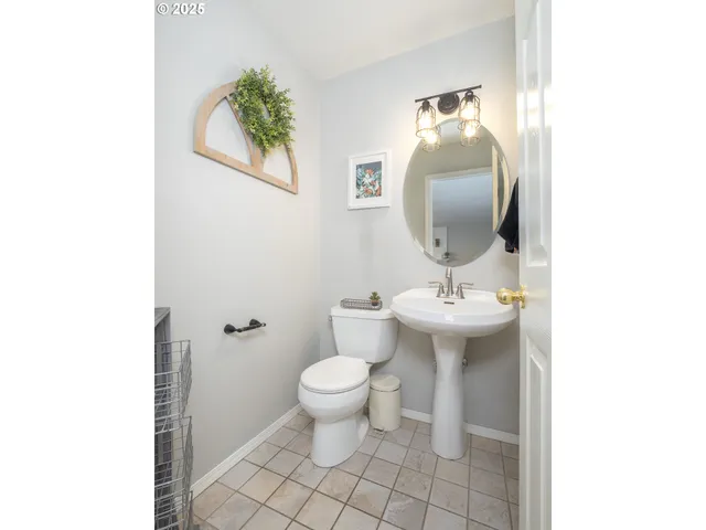 $590,000 | 986 Southwest Tomahawk Place, Dundee, OR 97115