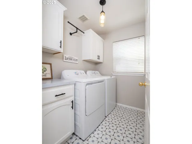 $590,000 | 986 Southwest Tomahawk Place, Dundee, OR 97115