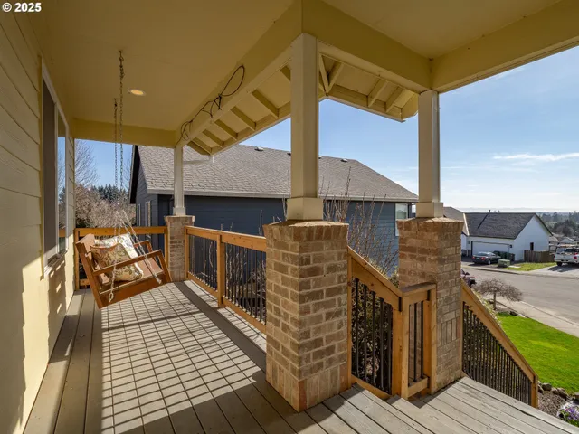 $590,000 | 986 Southwest Tomahawk Place, Dundee, OR 97115