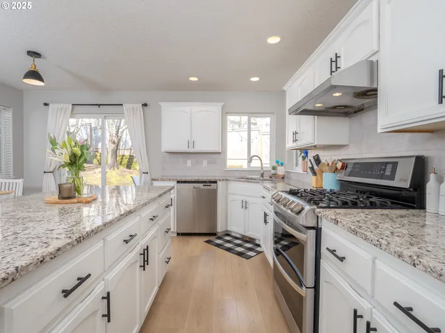 $590,000 | 986 Southwest Tomahawk Place, Dundee, OR 97115