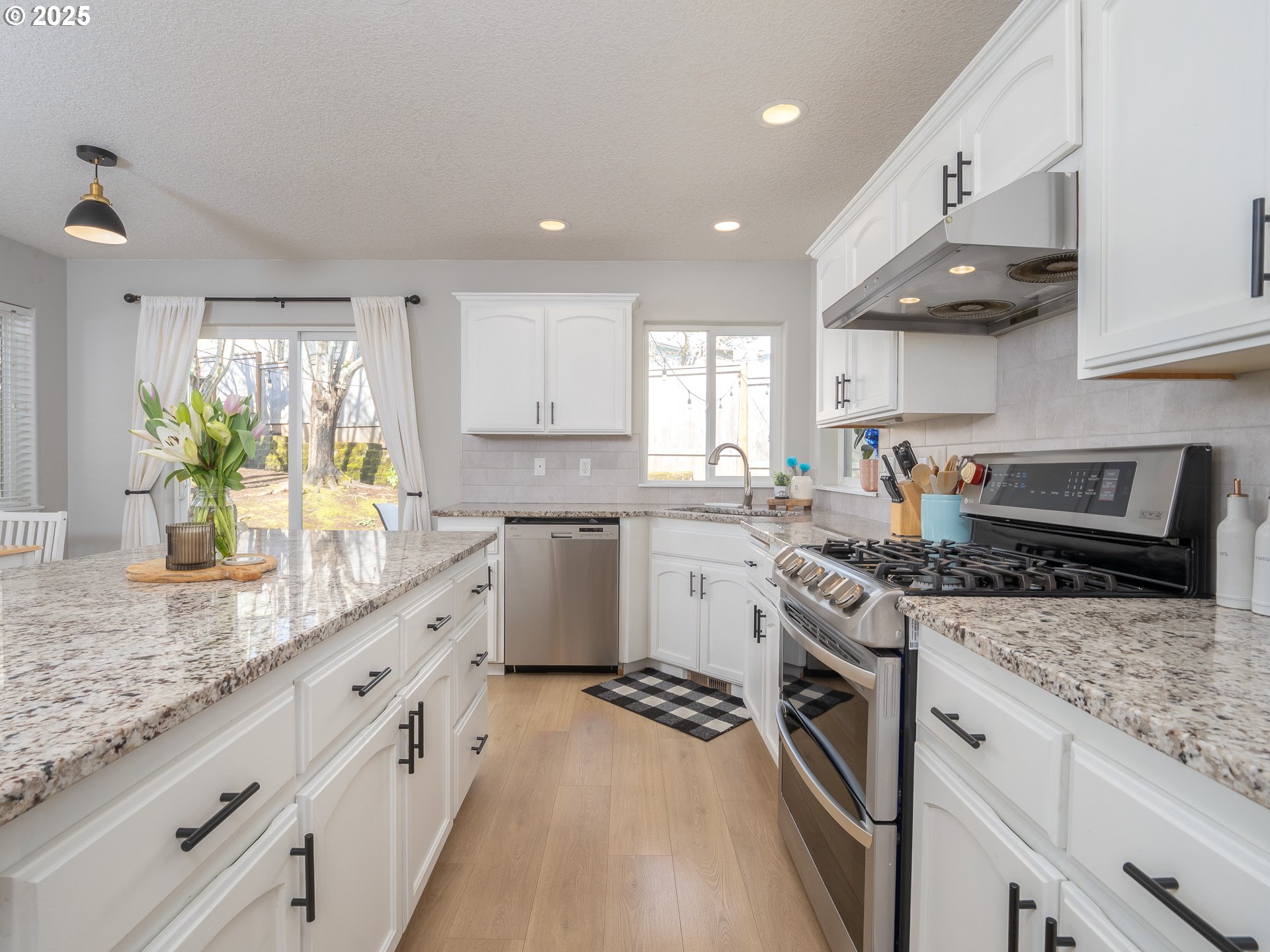 986 Southwest Tomahawk Place Dundee, OR 97115 - Photo 9 of 46