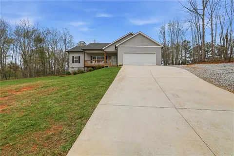 $370,000 | 400 Garrett Road, Demorest, GA 30535