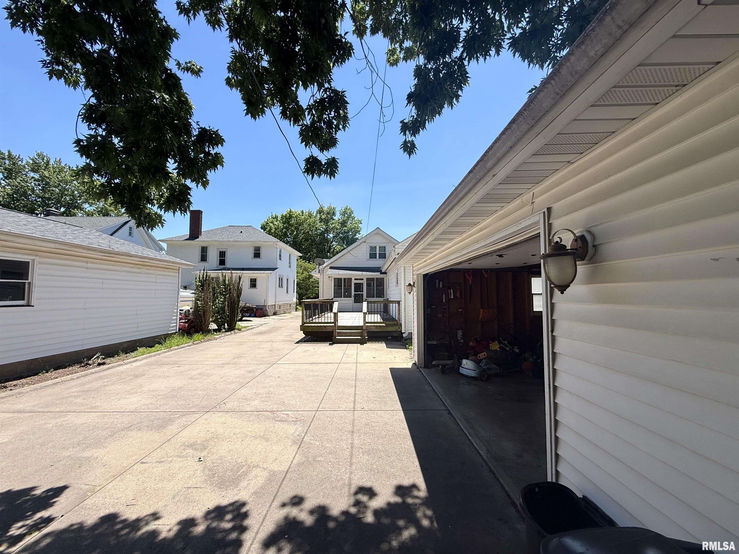 2241 Spring Street Quincy, IL 62301 - Photo 8 of 46