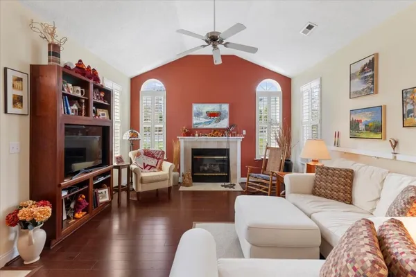 $365,000 | 45 Washington Avenue, Unit 291, Christiansburg, VA 24073