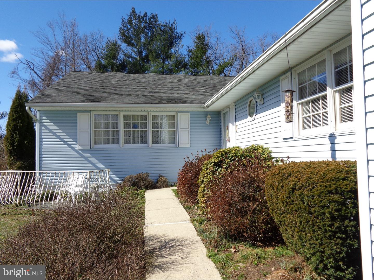 33 Longview Road Coatesville, PA 19320 - Photo 2 of 20