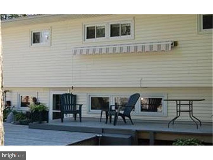 4 Carole Road Newark, DE 19713 - Photo 2 of 12 Deck