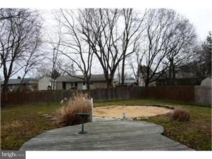 4 Carole Road Newark, DE 19713 - Photo 3 of 12 Back Yard