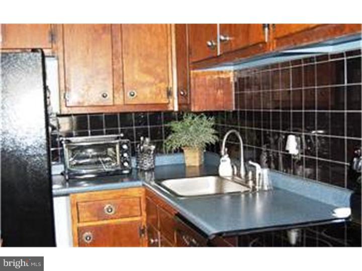 4 Carole Road Newark, DE 19713 - Photo 5 of 12 Kitchen