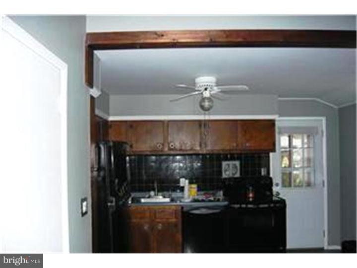 4 Carole Road Newark, DE 19713 - Photo 6 of 12 Kitchen