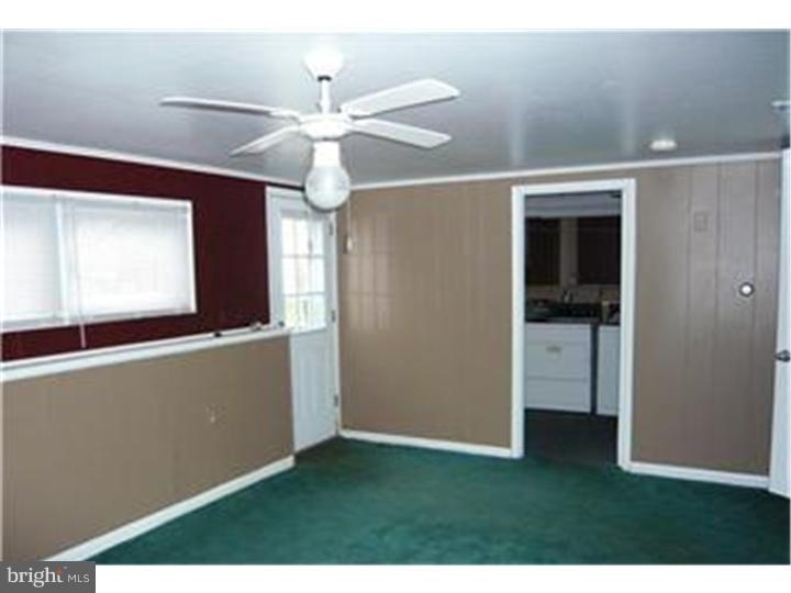 4 Carole Road Newark, DE 19713 - Photo 9 of 12 Family Room