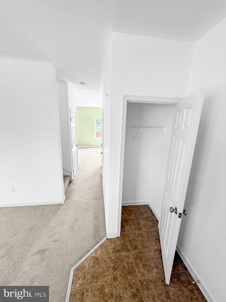 208 Christiana Road New Castle, DE 19720 - Photo 4 of 37 Gallery Image 4