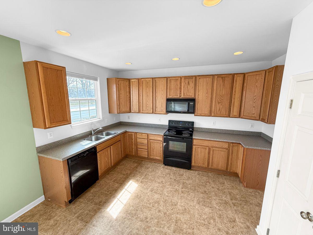 208 Christiana Road New Castle, DE 19720 - Photo 8 of 37 Gallery Image 8