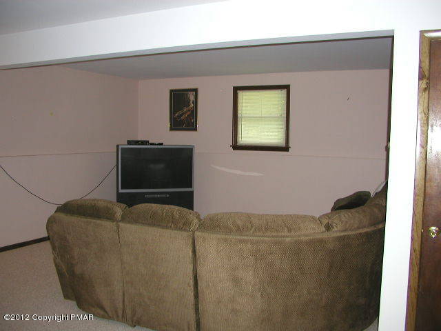 198 Reeders Run Road Bartonsville, PA 18321 - Photo 20 of 24 Family Room
