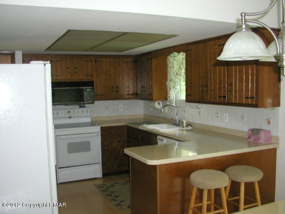 198 Reeders Run Road Bartonsville, PA 18321 - Photo 10 of 24 Kitchen