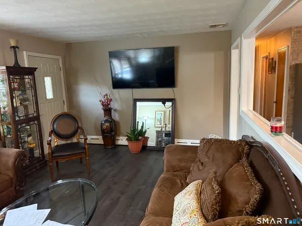 $289,900 | 117 Courtland Avenue, Waterbury, CT 06705