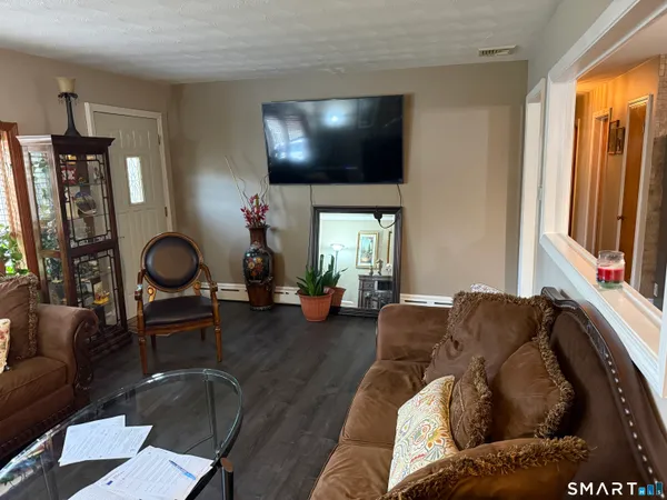 $289,900 | 117 Courtland Avenue, Waterbury, CT 06705