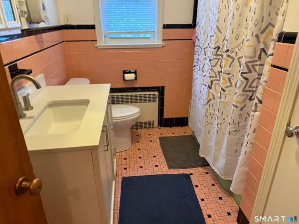$289,900 | 117 Courtland Avenue, Waterbury, CT 06705