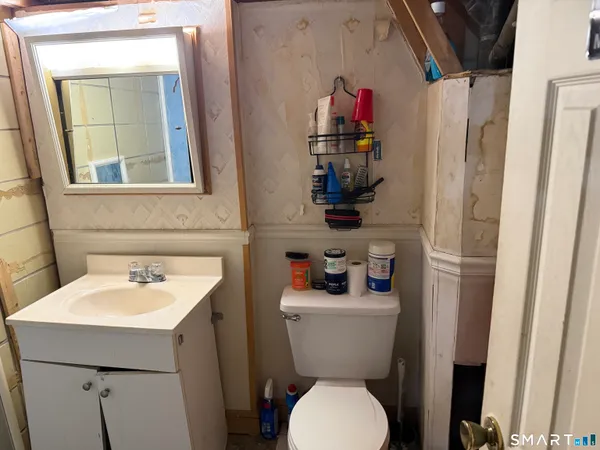 $289,900 | 117 Courtland Avenue, Waterbury, CT 06705