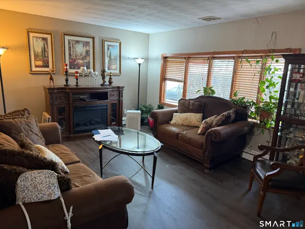 $289,900 | 117 Courtland Avenue, Waterbury, CT 06705
