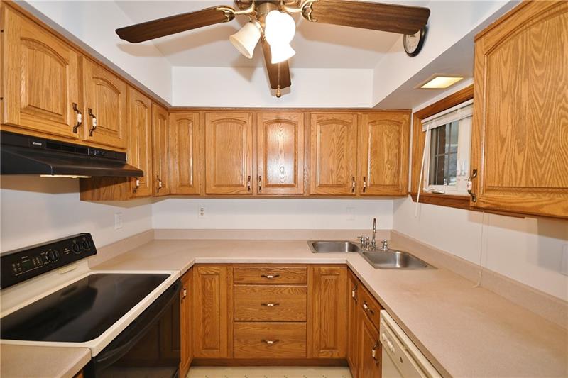 43 Fulton Road Canonsburg, PA 15317 - Photo 7 of 17 Kitchen