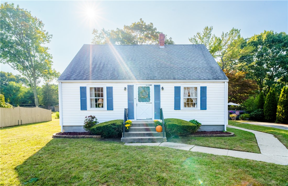 35 Nausauket Road Warwick, RI 02886 - Photo 1 of 26 Gallery Image 1