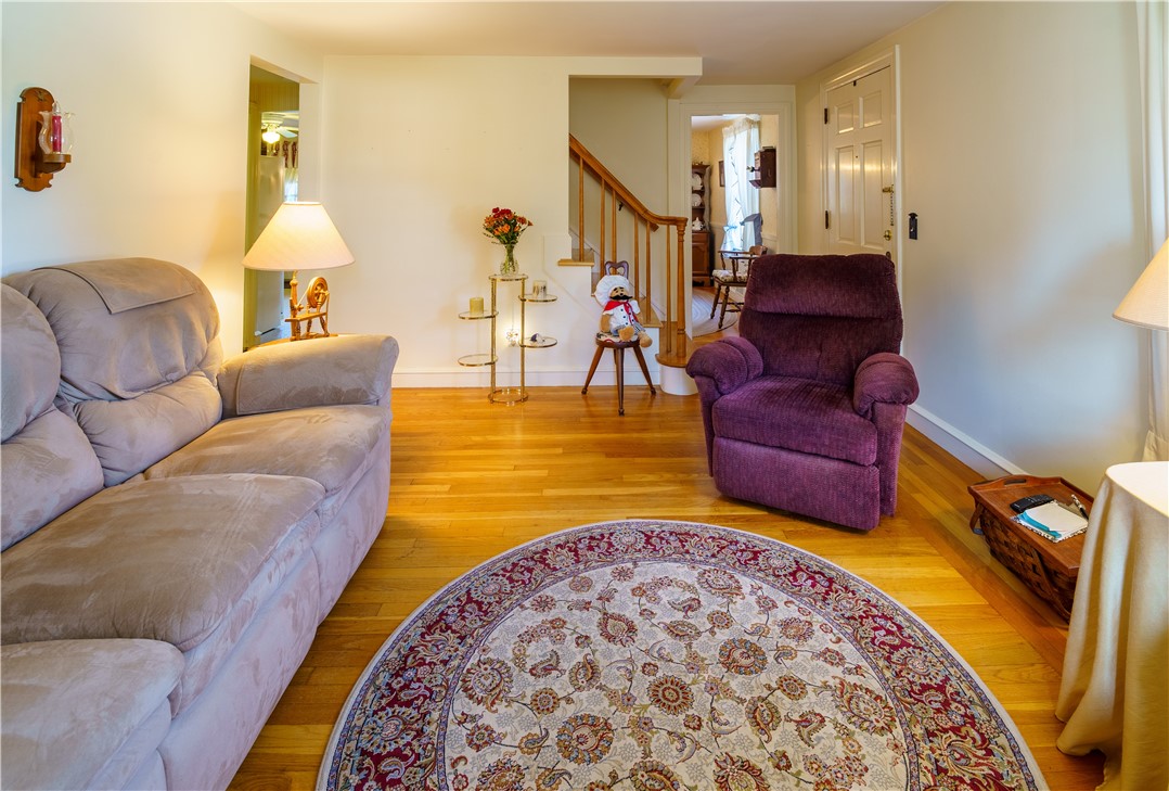 35 Nausauket Road Warwick, RI 02886 - Photo 5 of 26 Gallery Image 5