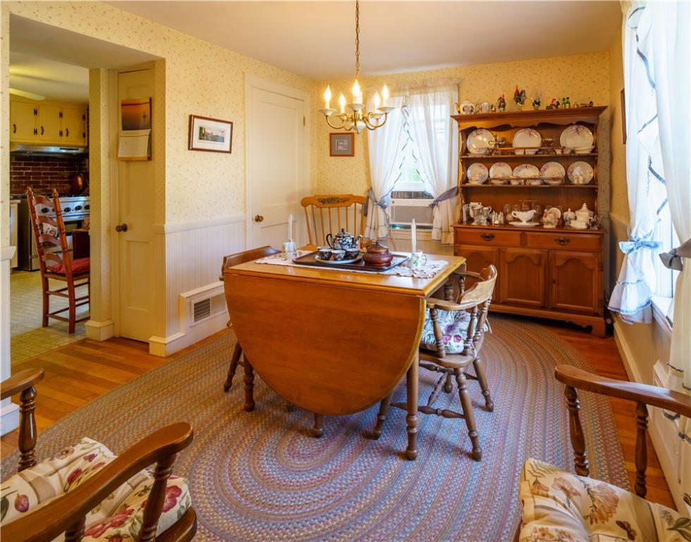 35 Nausauket Road Warwick, RI 02886 - Photo 7 of 26 Gallery Image 7