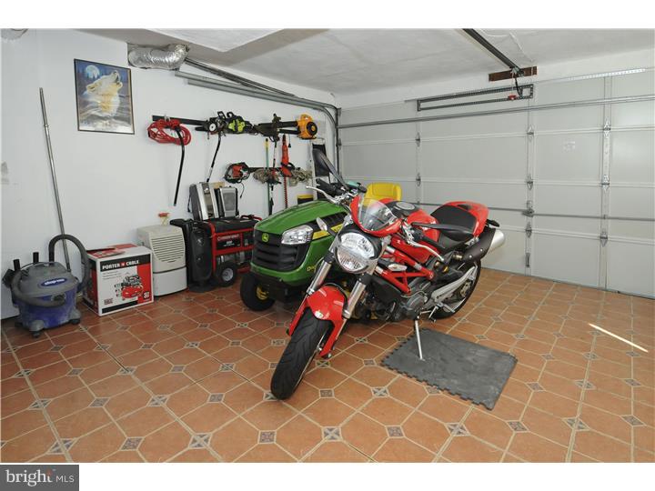 1838 Pine Road Huntingdon Valley, PA 19006 - Photo 22 of 25 Garage