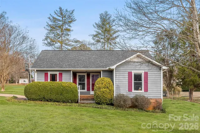 $295,000 | 2600 Castlewood Drive, Gastonia, NC 28056