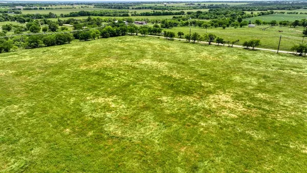 a view of an outdoor space and a yard