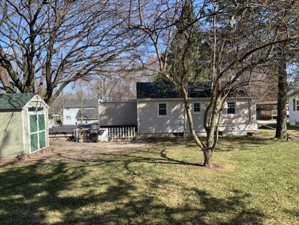 308 Walnut Court St. Louis, MI 48880 - Photo 2 of 20 1885570-1.JPG