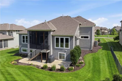 $985,000 | 9603 West 152nd Terrace, Overland Park, KS 66221